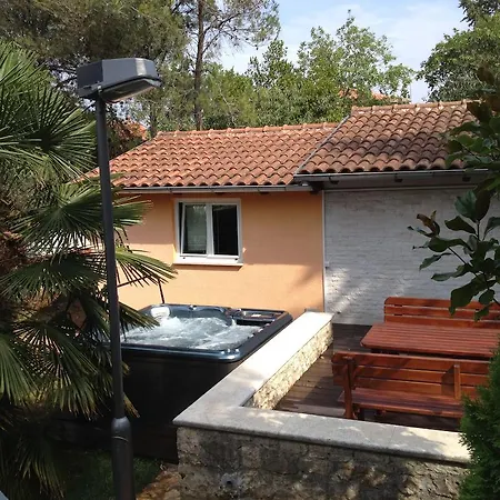 Bellina With Jacuzzi Casa de Férias Pula